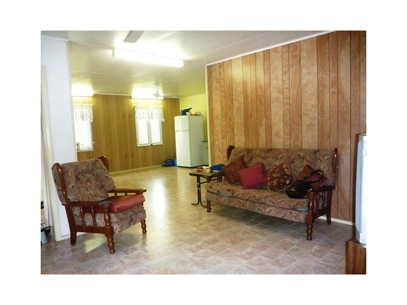 70 Tills Street, Westcourt QLD 4870