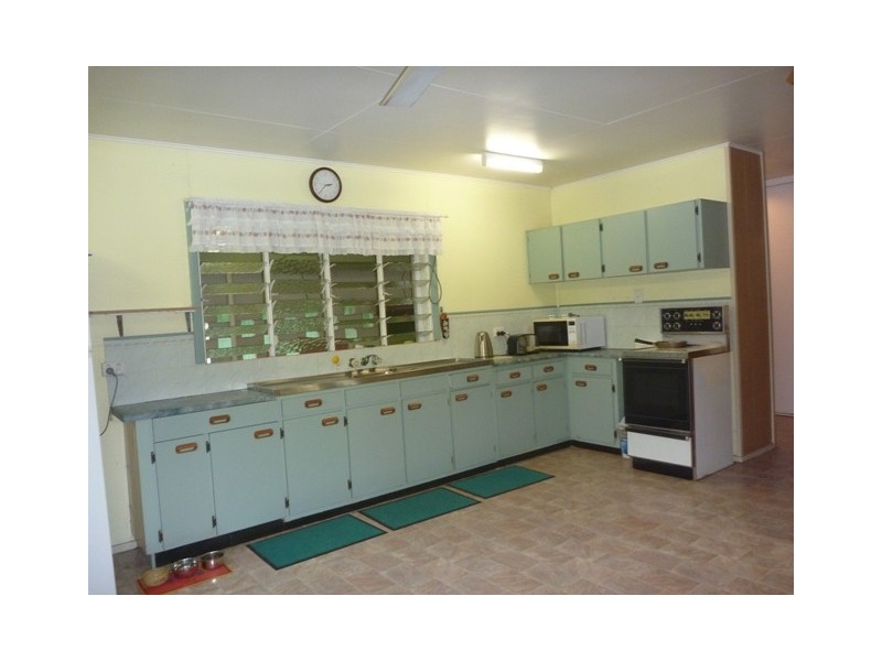 70 Tills Street, Westcourt QLD 4870