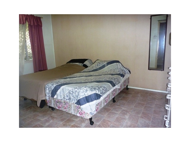 70 Tills Street, Westcourt QLD 4870