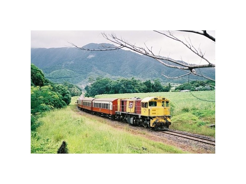 46 Cascades Drive, Redlynch QLD 4870