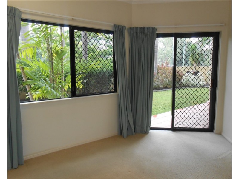 2/367 McLeod Street, Cairns North QLD 4870