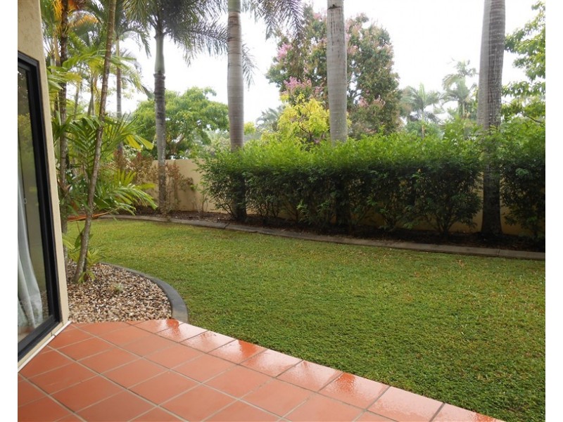 2/367 McLeod Street, Cairns North QLD 4870