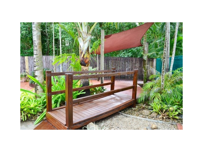16 Lamb Street, Smithfield QLD 4878