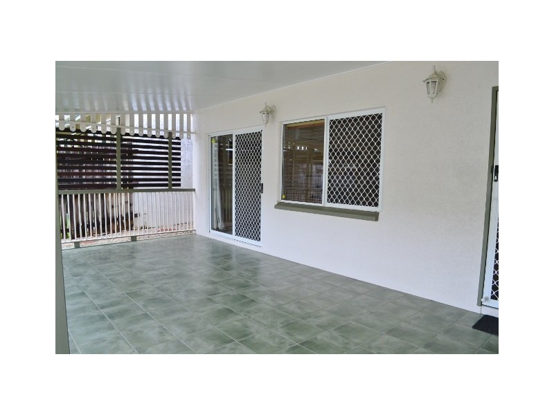 16 Lamb Street, Smithfield QLD 4878