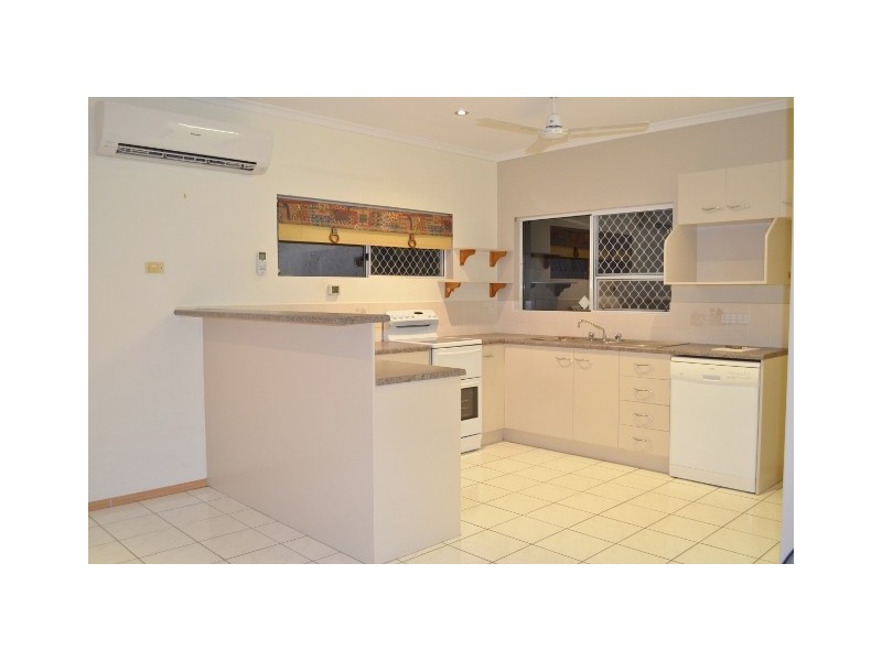 16 Lamb Street, Smithfield QLD 4878