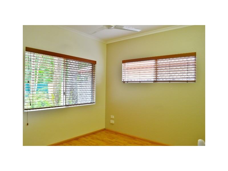 16 Lamb Street, Smithfield QLD 4878