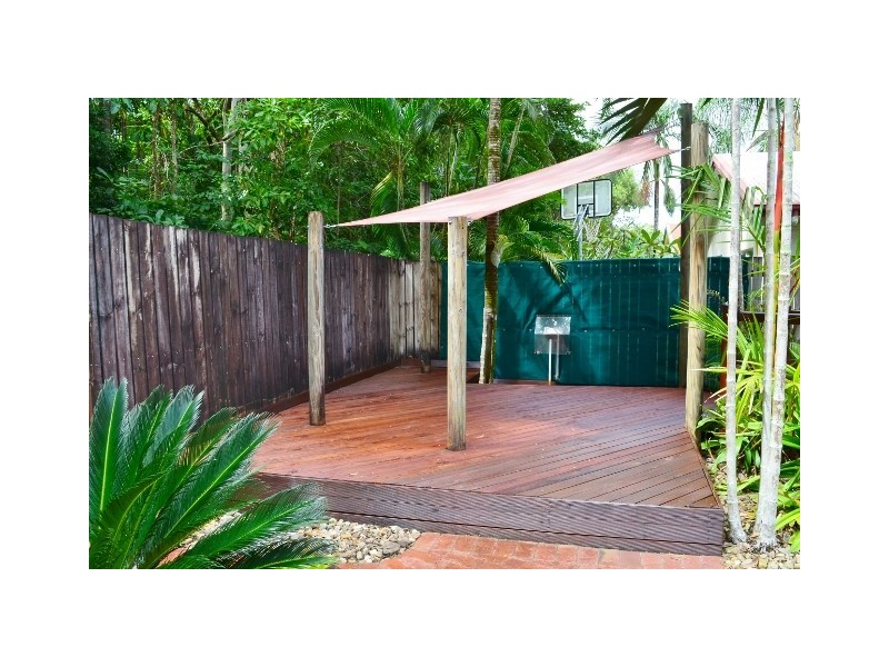16 Lamb Street, Smithfield QLD 4878