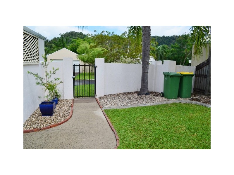 16 Lamb Street, Smithfield QLD 4878