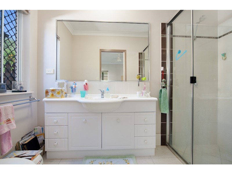 51 Chesterfield Close, Brinsmead QLD 4870