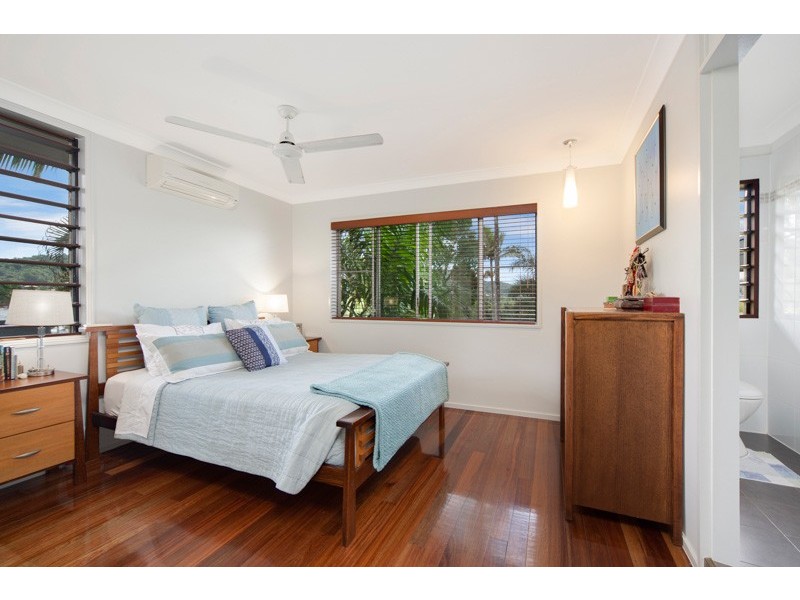 26 Atherton Street, Whitfield QLD 4870