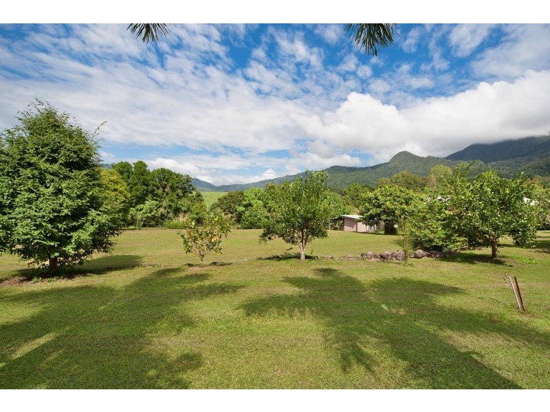 8-10 Lucky Street, Edmonton QLD 4869