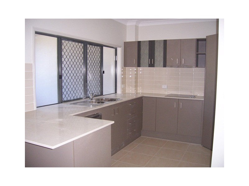 Manoora QLD 4870