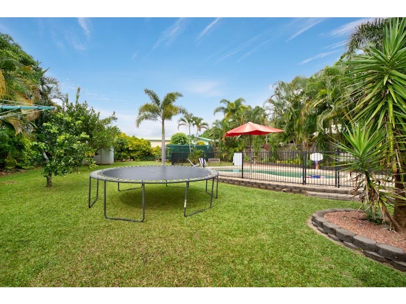 3 Blackbird Close, Bentley Park QLD 4869