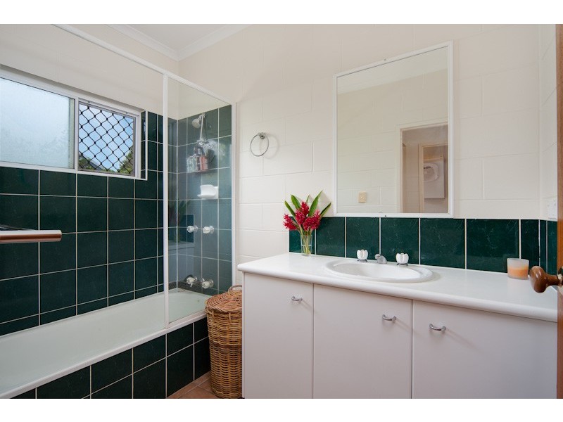 3 Blackbird Close, Bentley Park QLD 4869