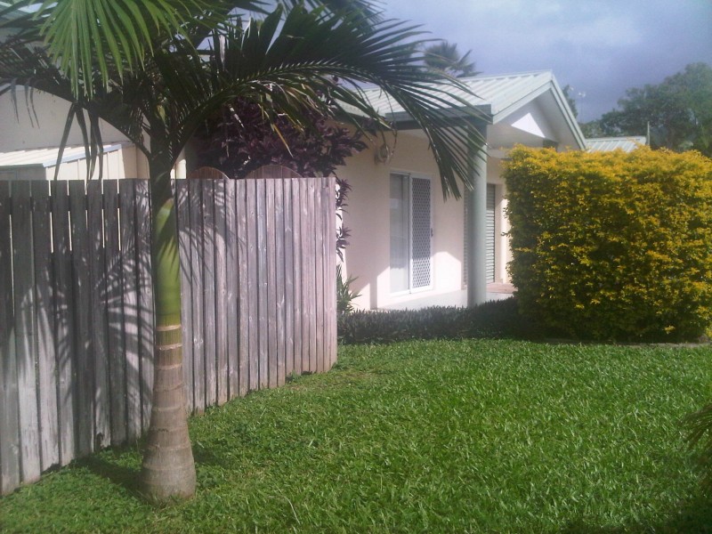 1/17 Ingham Court, Mooroobool QLD 4870