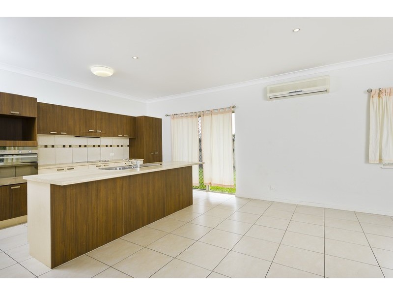 7 Hopkins Street, White Rock QLD 4868