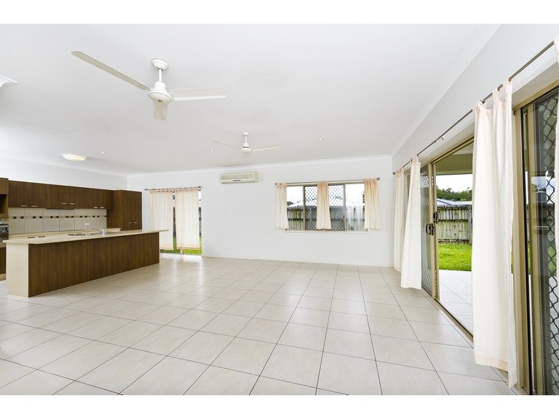 7 Hopkins Street, White Rock QLD 4868