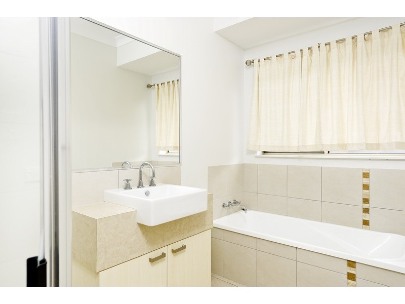 7 Hopkins Street, White Rock QLD 4868