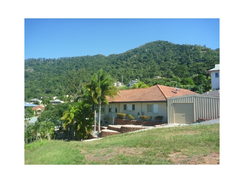 13 Solomon Place, Mooroobool QLD 4870