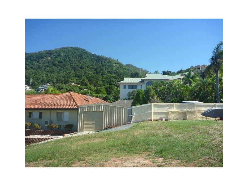 13 Solomon Place, Mooroobool QLD 4870