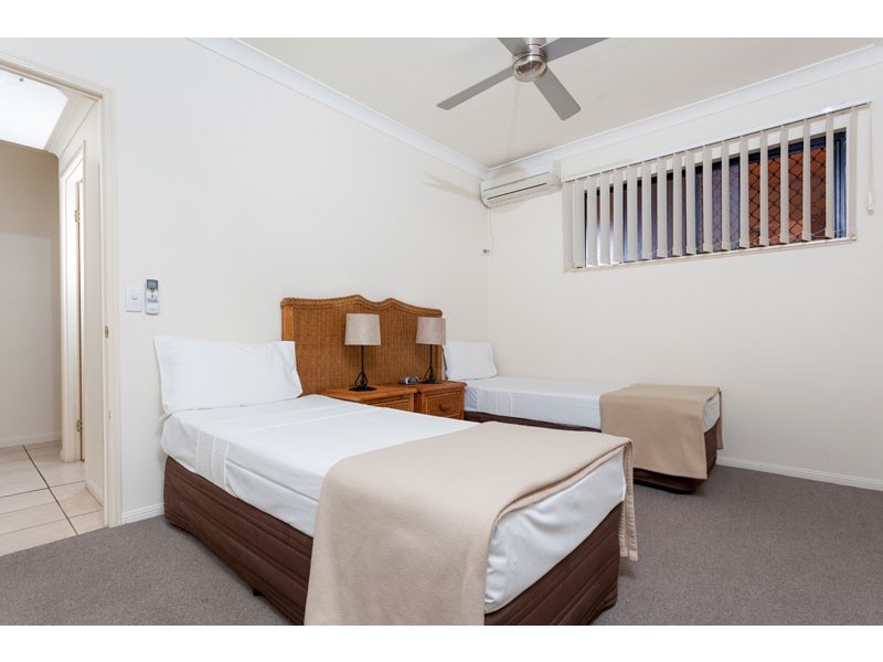 7/255 Lake Street, Cairns North QLD 4870