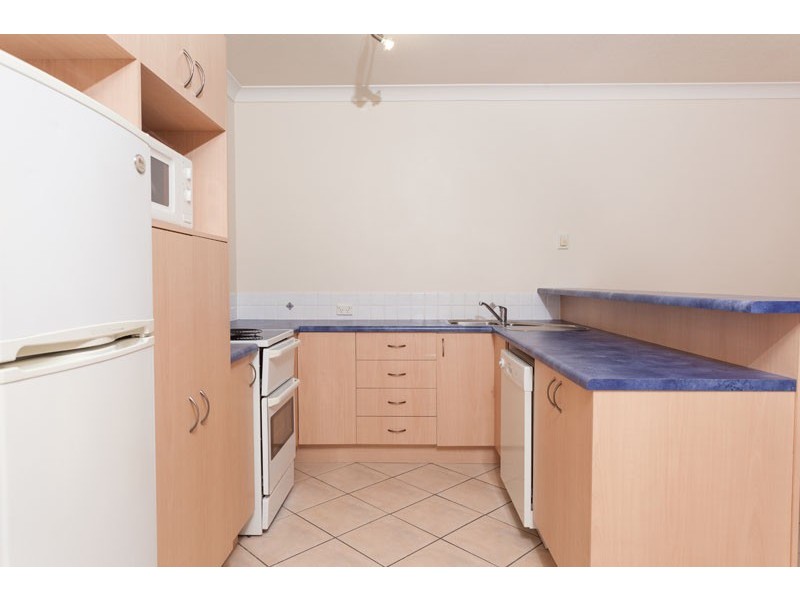 7/255 Lake Street, Cairns North QLD 4870