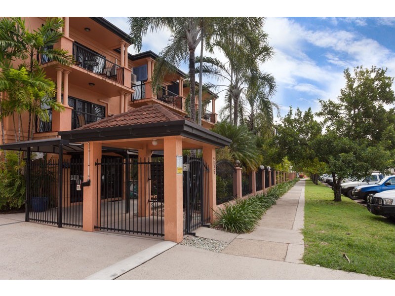 7/255 Lake Street, Cairns North QLD 4870