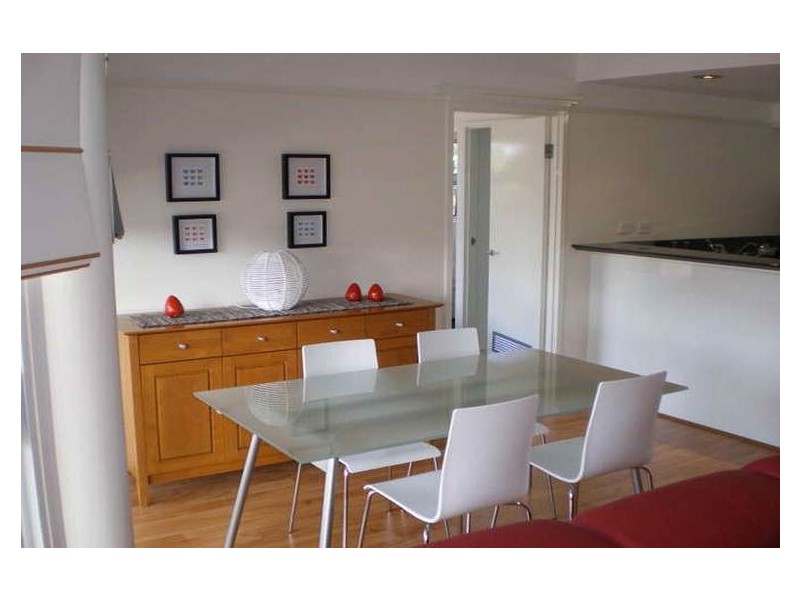 2/73 Spence Street, Cairns QLD 4870