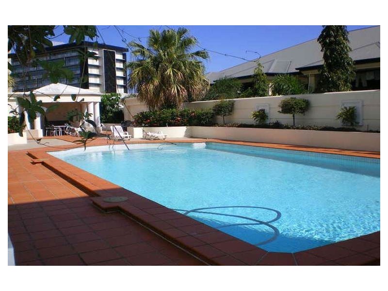 2/73 Spence Street, Cairns QLD 4870