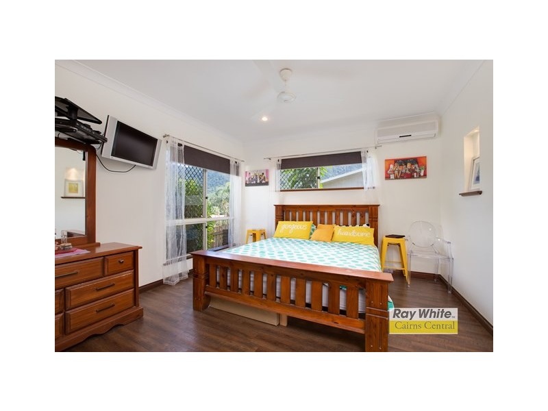 10 Powell Place, Bentley Park QLD 4869