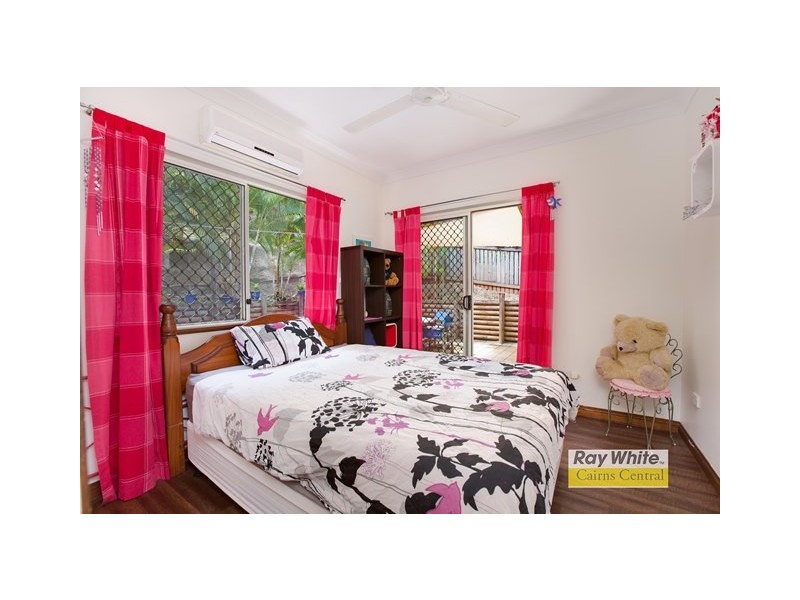 10 Powell Place, Bentley Park QLD 4869