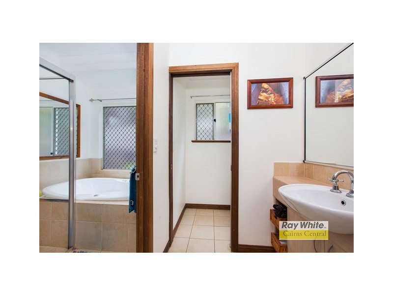 10 Powell Place, Bentley Park QLD 4869