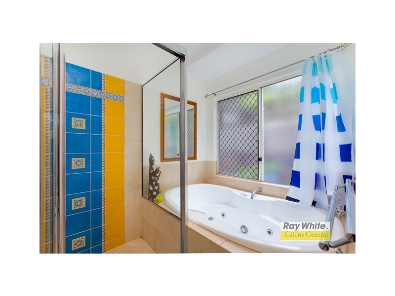 10 Powell Place, Bentley Park QLD 4869