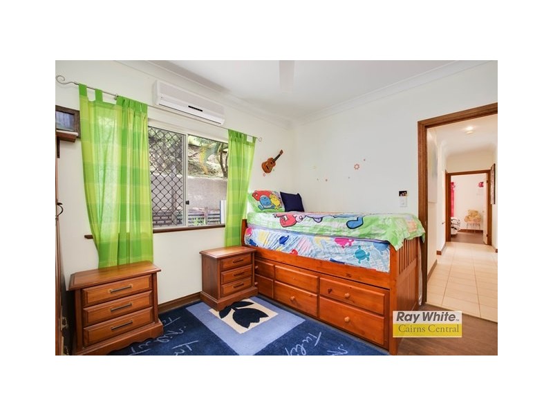 10 Powell Place, Bentley Park QLD 4869