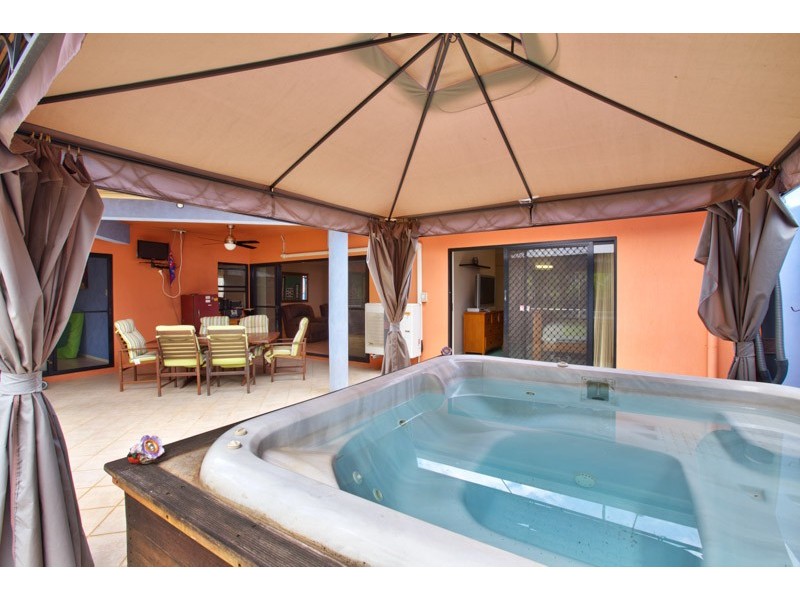 1 Goodsell Drive, Bentley Park QLD 4869