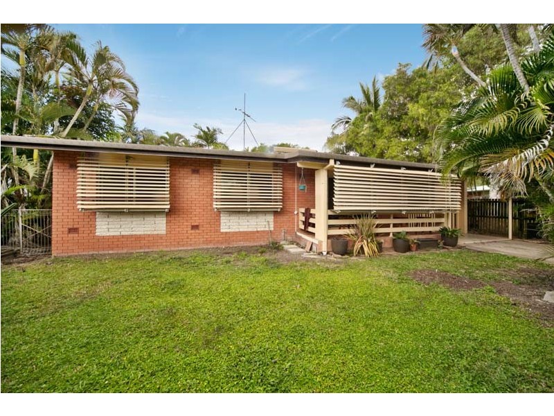 19 Lennon Street, Westcourt QLD 4870