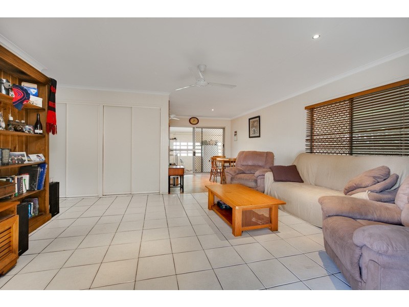 19 Lennon Street, Westcourt QLD 4870