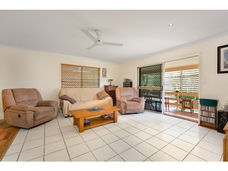 19 Lennon Street, Westcourt QLD 4870
