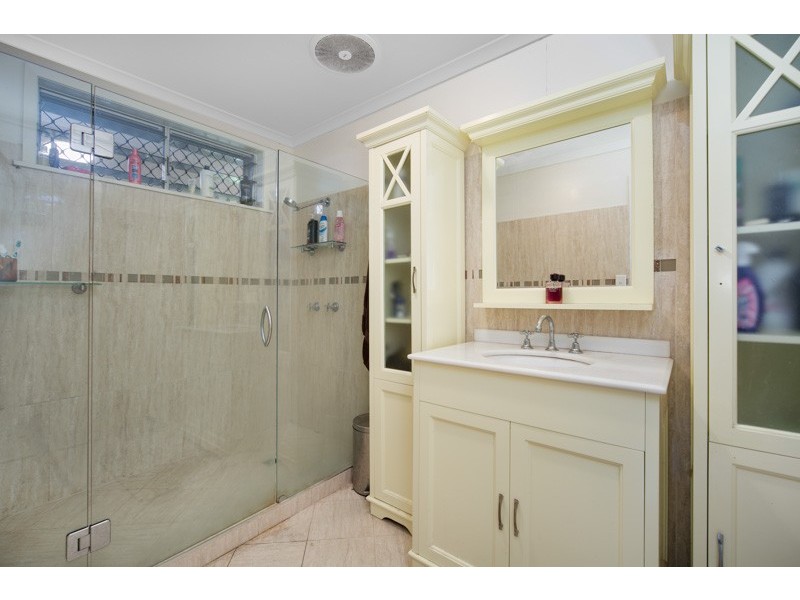 19 Lennon Street, Westcourt QLD 4870