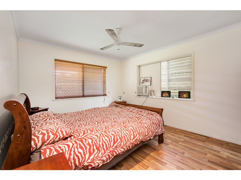 19 Lennon Street, Westcourt QLD 4870