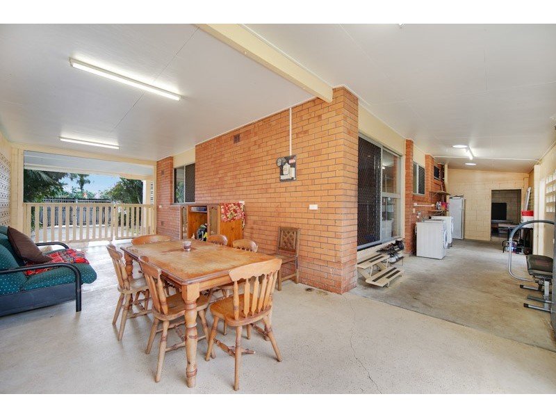 19 Lennon Street, Westcourt QLD 4870
