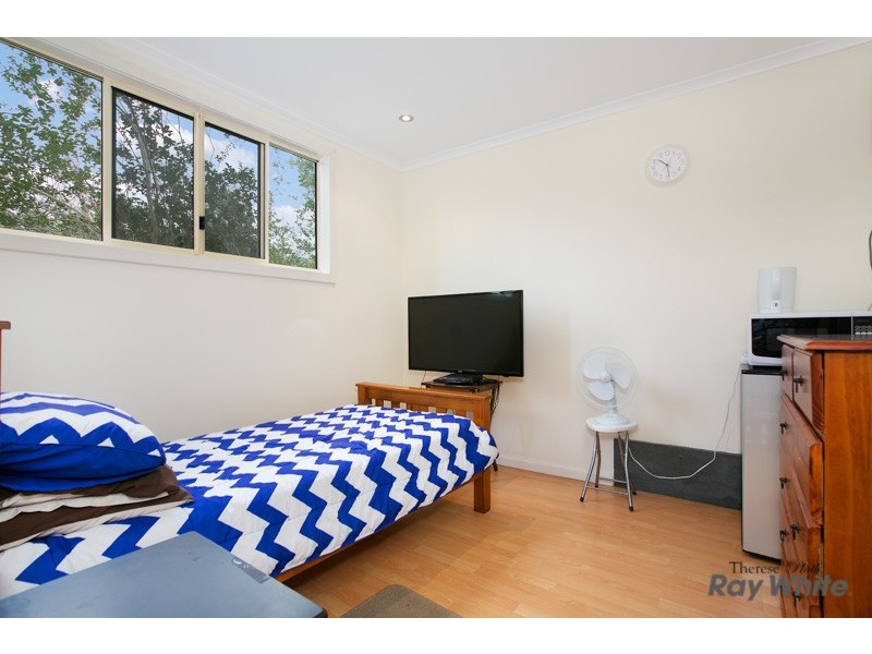 274 Robert Road, Bentley Park QLD 4869