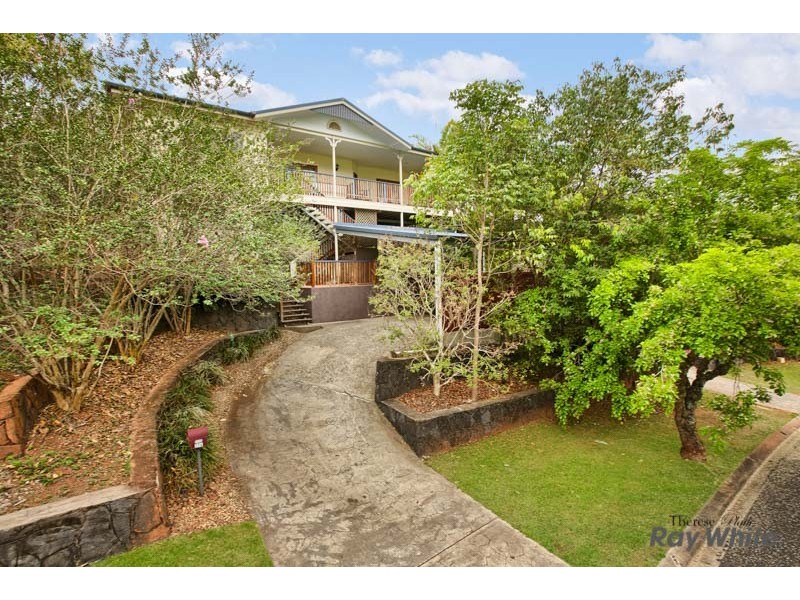 274 Robert Road, Bentley Park QLD 4869