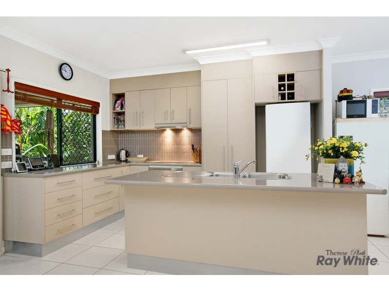77 Walker Road, Bentley Park QLD 4869