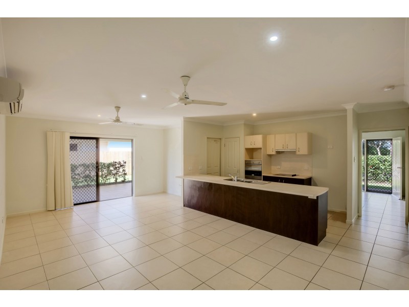 35 Huntley Crescent, Redlynch QLD 4870