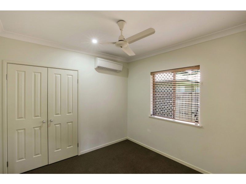 35 Huntley Crescent, Redlynch QLD 4870