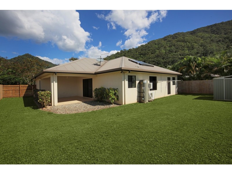 35 Huntley Crescent, Redlynch QLD 4870