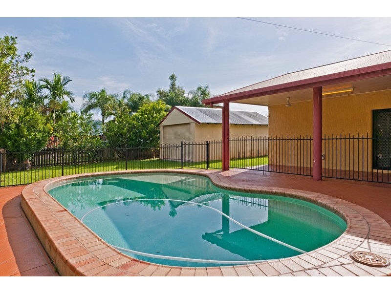 2 Sugar Glider Close, Kamerunga QLD 4870