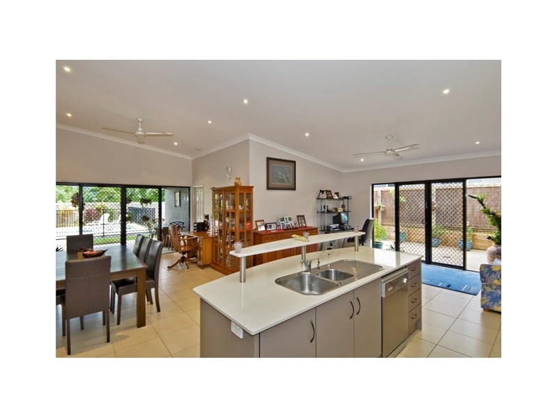 11 Bundey Street, Bentley Park QLD 4869