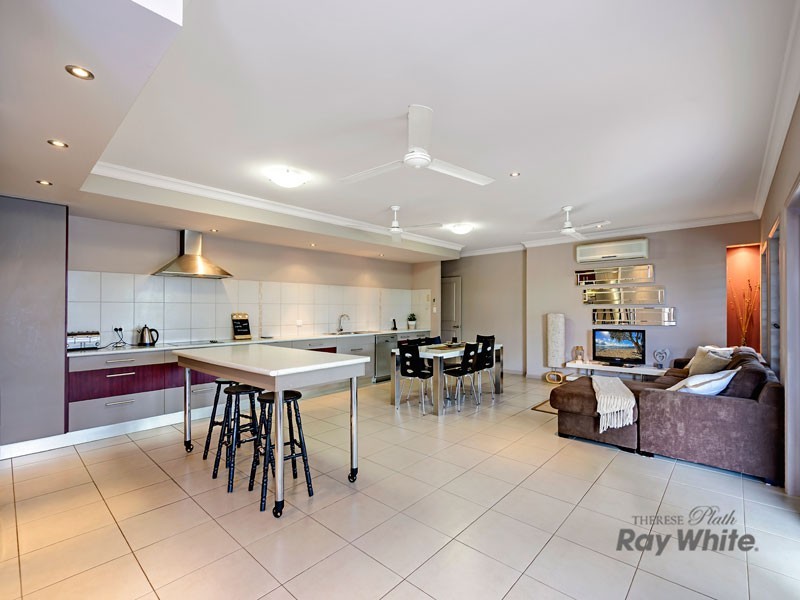 11 Cheyne Close, Bentley Park QLD 4869